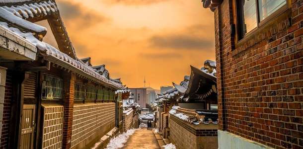 Buckhon Hanok Köyü’nde dolaşın  