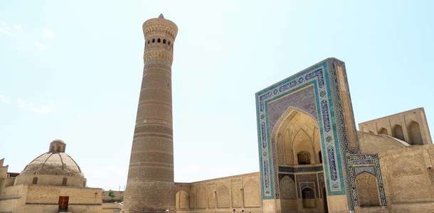 Meşhur Büyük Kalon Minaresi’ni görün  