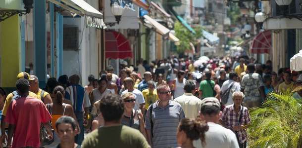 Calle Obispo’da bir aşağı bir yukarı dolaşın 