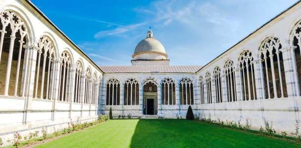 Camposanto Anıt Mezarı’nı ziyaret edin 