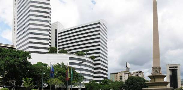 Panteón Nacional de Venezuela’da anıt mezarları ziyaret edin 