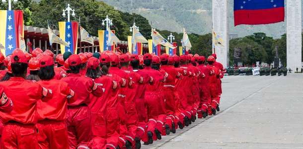 Paseo Los Proceres’te heykelleri inceleyin  