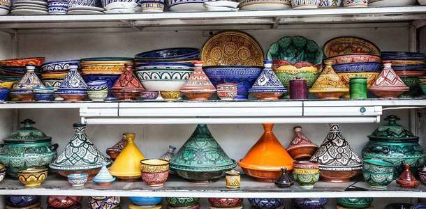 Central Market ve Medina’dan hediyelik eşyalar alın 