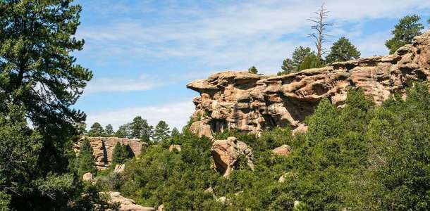 Castlewood Canyon Eyalet Parkı’na gidin