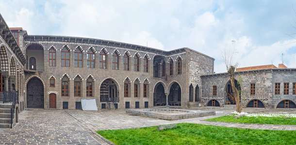 Eski Diyarbakır evlerini görün