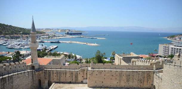 Tarihi Çeşme Kalesi’ni ve müzeyi gezin  