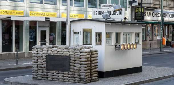 Check Point Charlie'yi keşfedin