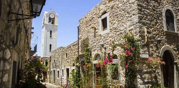 Adanın birbirinden sevimli köylerini gezin  