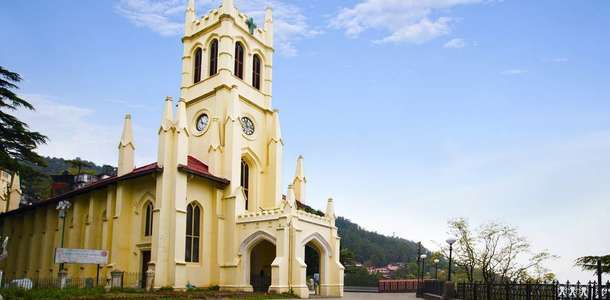 Tarihi Mesih Kilisesi’nin (Christ Church) farklı atmosferine kapılın