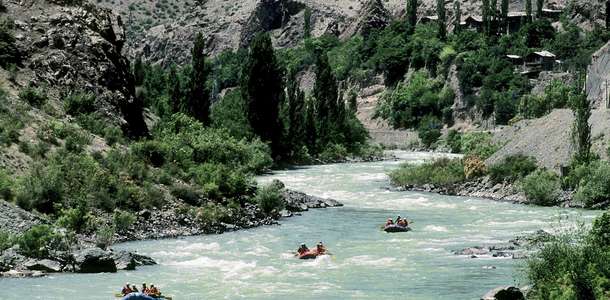Çoruh Nehri’nde rafting yapın