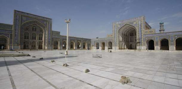 Cuma Camii’ni ziyaret edin