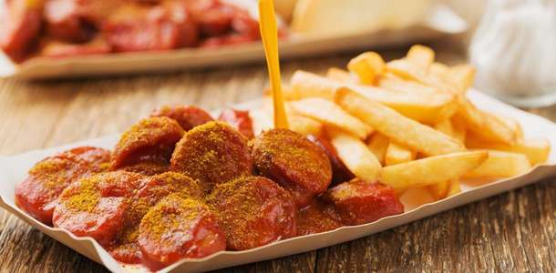 Currywurst ile atıştırın  