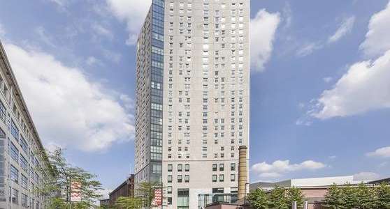 De Admirant’ta alışveriş yaparak zaman geçirin  