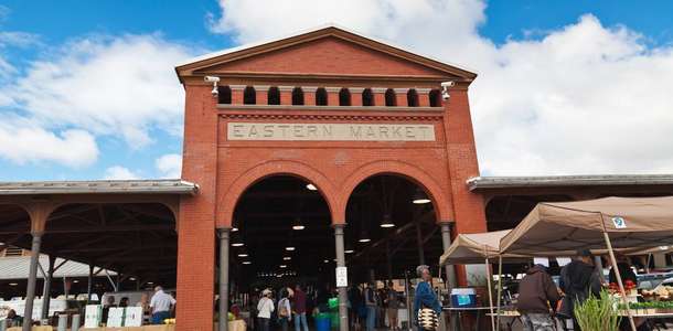 Eastern Market’te alışveriş yapın 