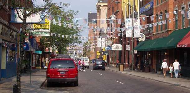 Greektown bölgesinde eğlenin  