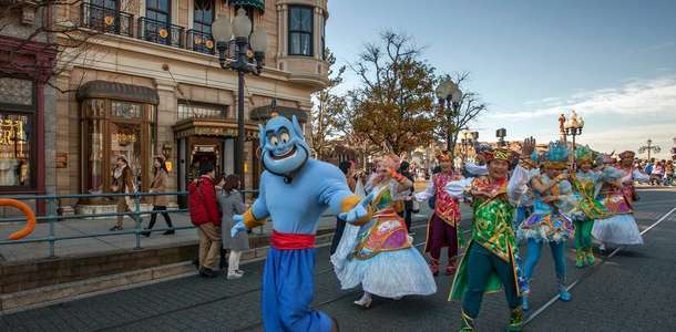 Büyülü bir masal dünyasına girmek için Disneysea’ya gidin