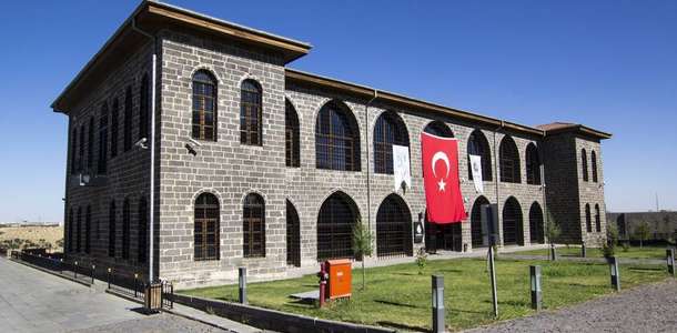 Müze turu yapın