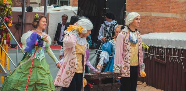 Dominic'in Fuarı’na gidin