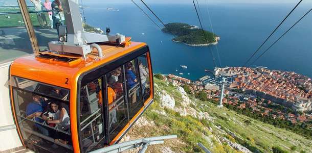 Teleferikle Dubrovnik’in tepelerine tırmanın  