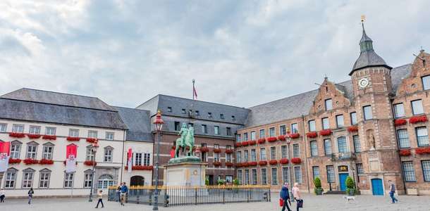 Marktplatz'da kahve için