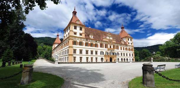 Eggenberg Sarayı