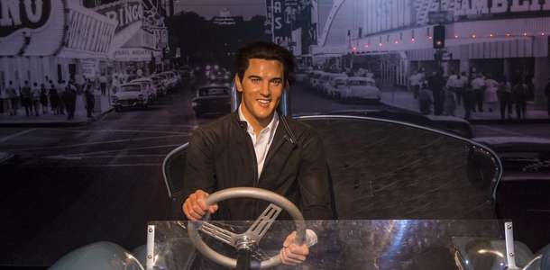 Ünlülerin kopyalarıyla fotoğraf çektirin 