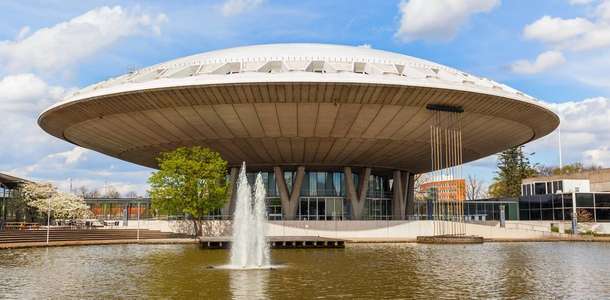 Geleceği yansıtan ilginç yapıları görün 