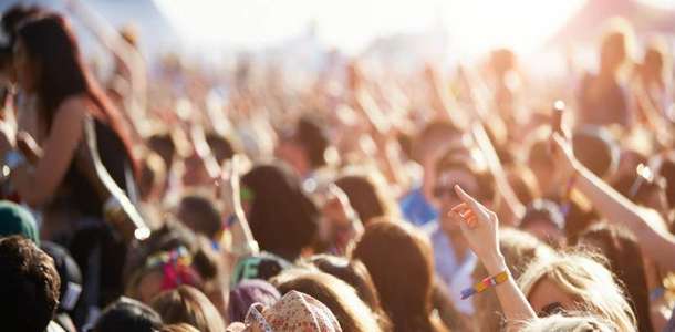 Şehirde düzenlenen festivallere ve kutlamalara katılın  