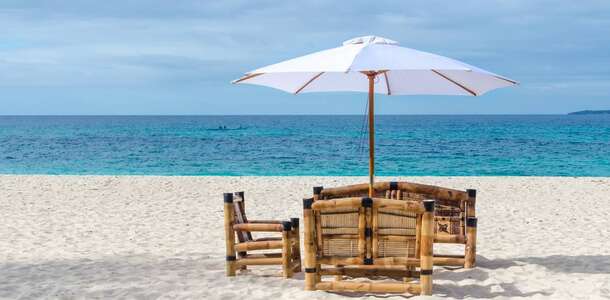 Puka Beach’te kendinizi masmavi sulara bırakın