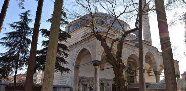Yüzyıllara meydan okuyan Sultan Orhan Camisi’ni görün 