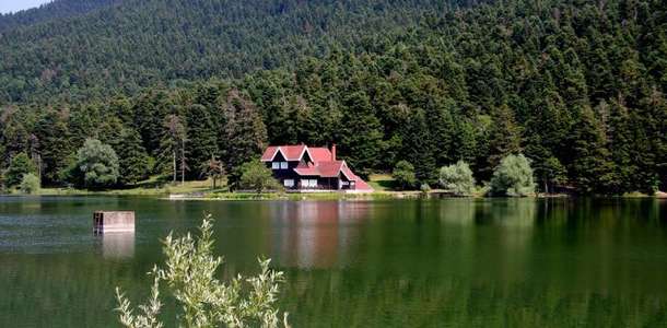 Gölcük Yaylası ve Gölcük Gölü’nde huzur bulun 