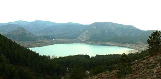 Gölcük Krater Gölü Milli Parkı’na gidin