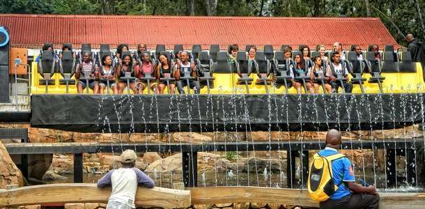 Gold Reef City’de çocuklar gibi eğlenin