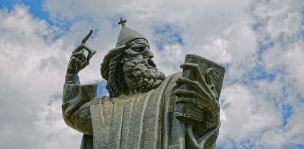 Grgur Ninski’nin heykeline dokunun  
