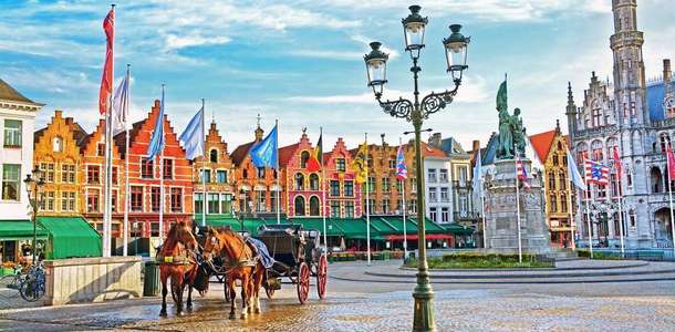 Grote Markt’ta dolaşın 