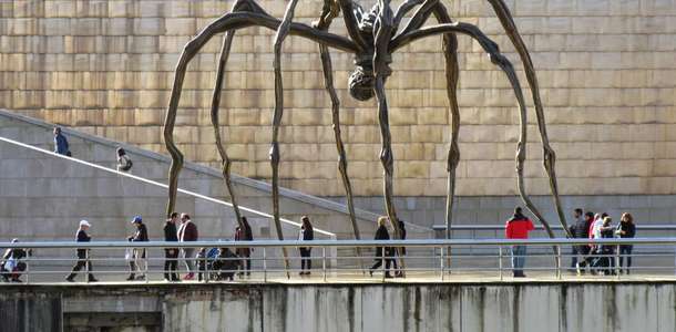 Guggenheim Müzesi’nde sergilenen modern sanat eserlerini inceleyin   