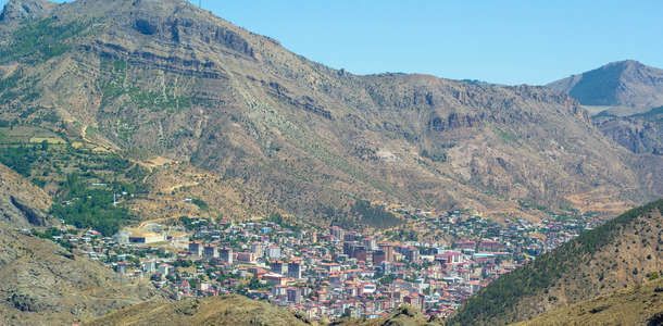 Canca Kalesi’nden vadi manzarasını izleyin