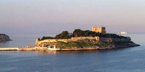 Güvercin Adası ile eski manastırı ihmal etmeyin