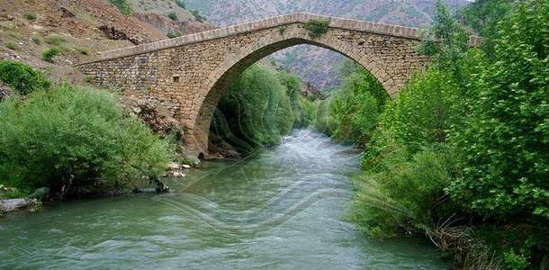 Hakkâri Taşköprü’de fotoğraf çektirin