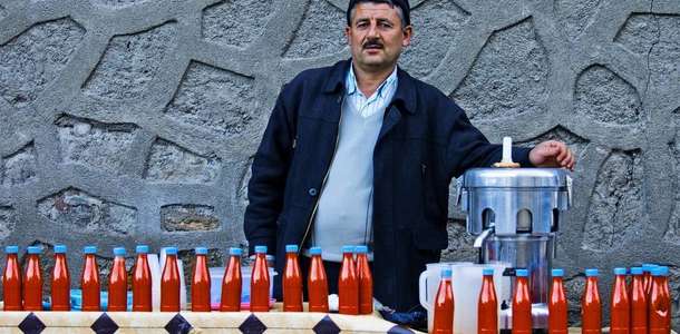 Sokaklarında taze sıkılmış havuç suyu için 