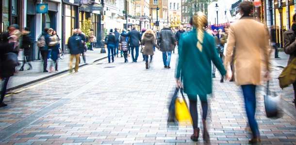 High Street üzerinde bir tur atın 