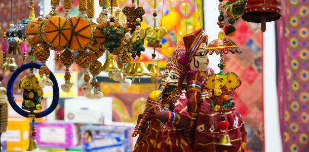 Rajendra Nagar Market’tan yöresel hediyelik eşyalar alın