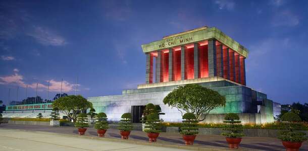 Ho Chi Minh Müzesi’nde ülkenin kurucusuyla ilgili eserleri inceleyin  