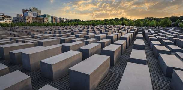 Holocaust Anıtı’nı ziyaret edin
