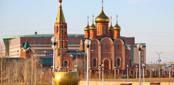Holy-Nikolsky Katedrali’ni ziyaret edin