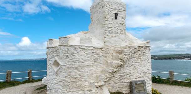 Newquay Limanı ve Huer’s Hut’ı görün