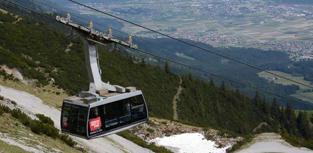 Innsbrucker Nordkettenbahnen teleferiğine binin