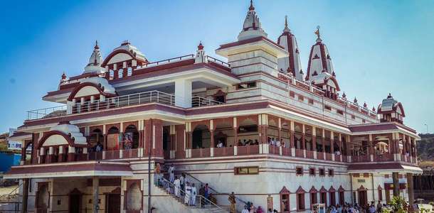 Iskcon Tapınağı’nda dini törenleri izleyin 
