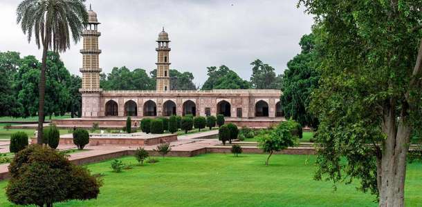 Jahangir'in Mezarı’nı ziyaret edin 