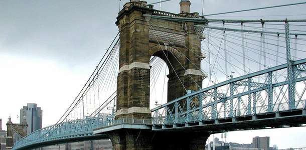 John A. Roebling Köprüsü’nden geçin